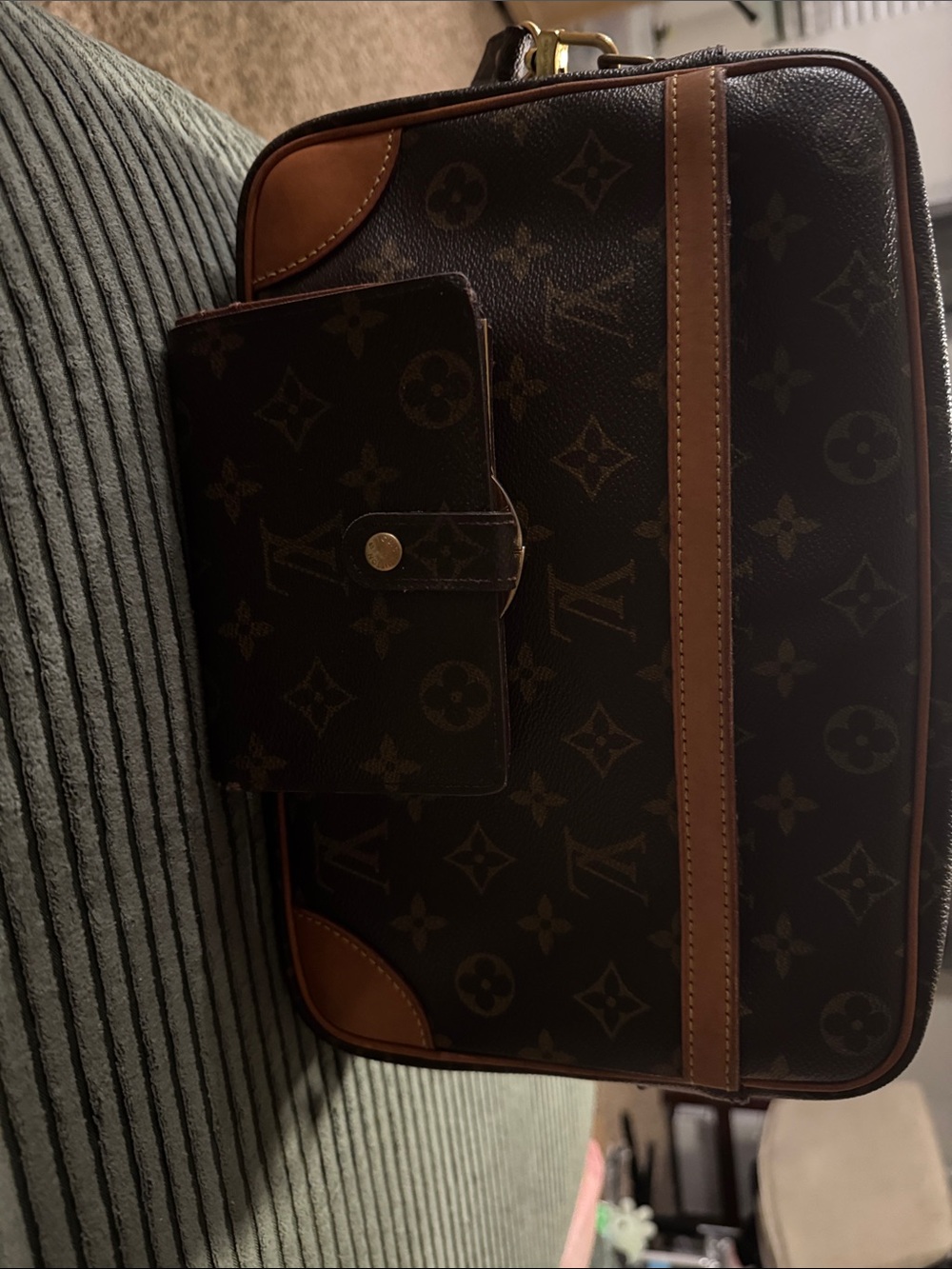 Louis Vuitton Monogram Crossbody plus Wallet